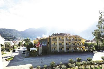 زوز تورون هتل