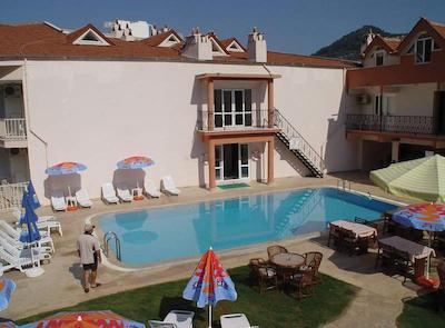 زوز تورون هتل