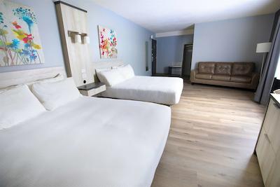 تراولج بای ویندهام آلما