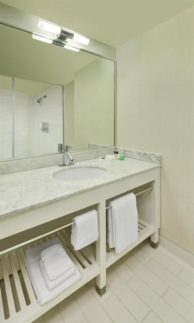 فور پوینتز بای شراتون ترنتو میسیساوگا