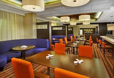 فور پوینتز بای شراتون ترنتو میسیساوگا