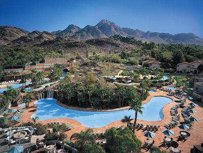 پوینت هیلتون اسکواو پیک ریزرت