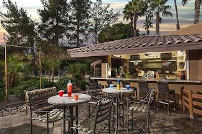 پوینت هیلتون اسکواو پیک ریزرت