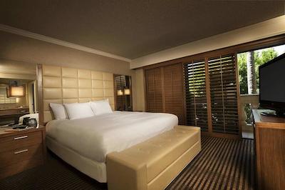 پوینت هیلتون اسکواو پیک ریزرت