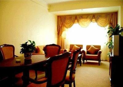 تراولر این هپینگلی