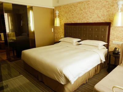 تراولر این هپینگلی