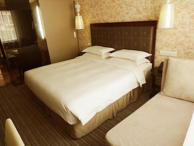 تراولر این هپینگلی