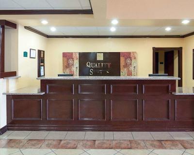 کوالیتی سویتز اینترکنتیننتال آیرپرت وست