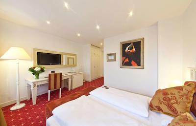 نووم هتل ونیک درتموند