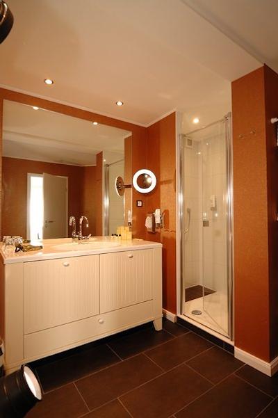 هتل بوسینز اند مر