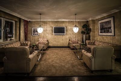 هتل بوسینز اند مر