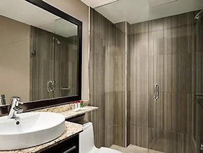 رامادا پلازا ترنتو دونتون