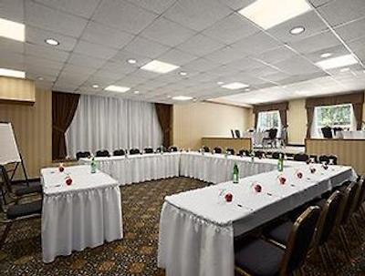 رامادا پلازا ترنتو دونتون