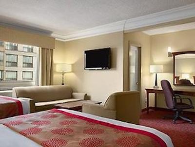 رامادا پلازا ترنتو دونتون