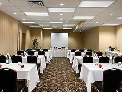 رامادا پلازا ترنتو دونتون