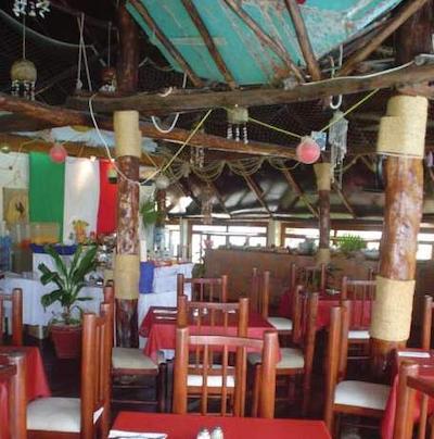 دز پلاز بیچ هوس هتل