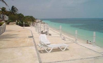 دز پلاز بیچ هوس هتل