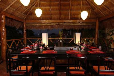 دز پلاز بیچ هوس هتل