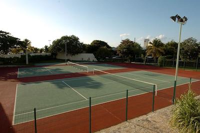 دز پلاز بیچ هوس هتل