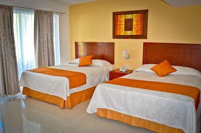 دز پلاز بیچ هوس هتل