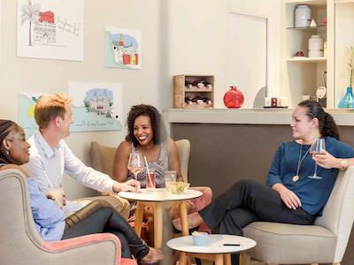 مرکور نیس مارچ اوکس فلورز