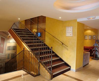 مرکور نیس مارچ اوکس فلورز