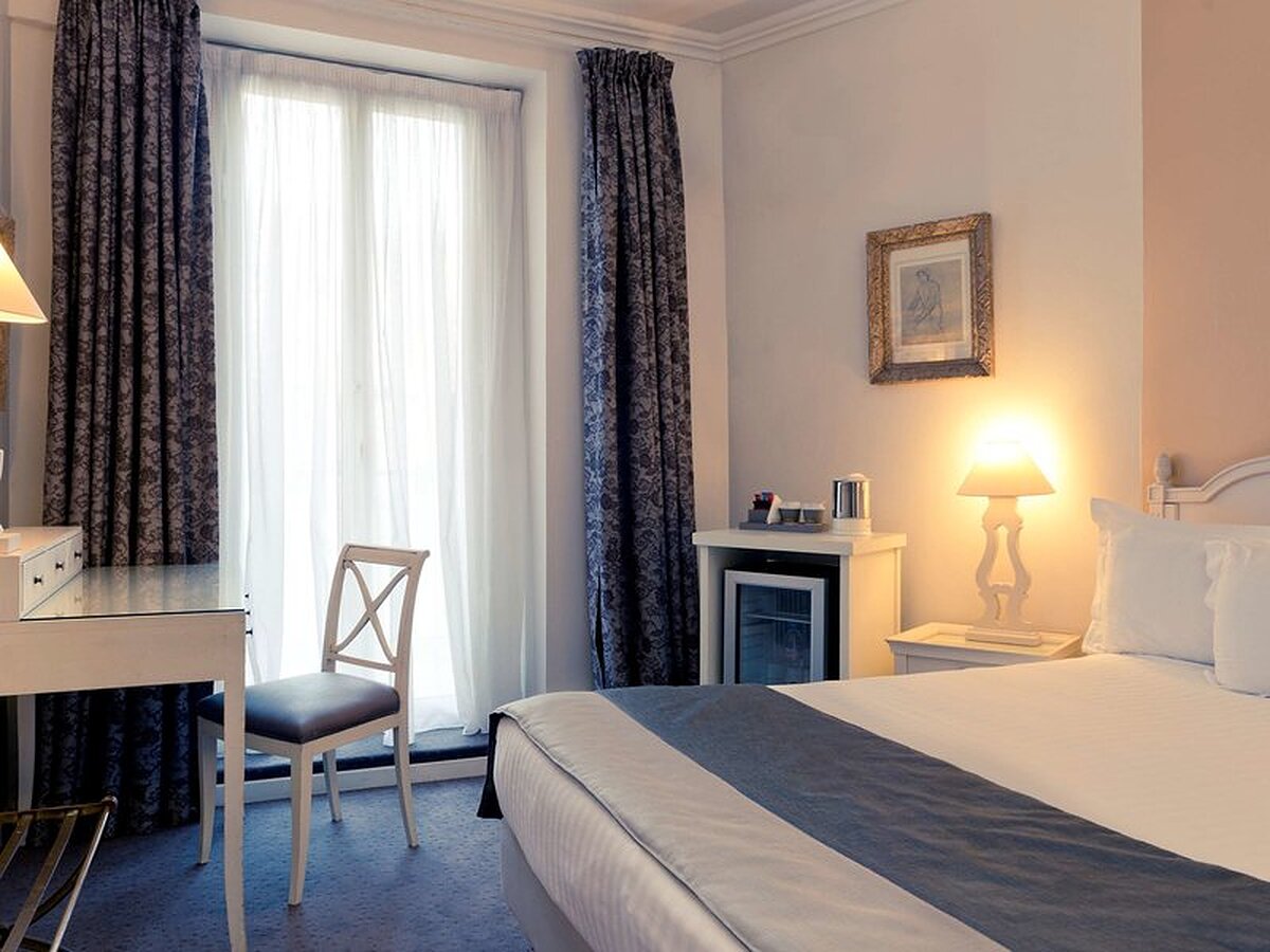 Mercure Nice Marche aux Fleurs