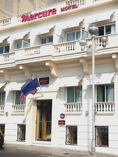 مرکور نیس مارچ اوکس فلورز