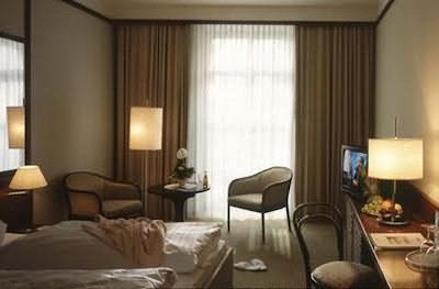 رلکسا هتل باد استبن