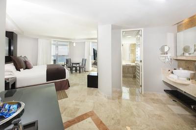 ملدی ماکر کانکون