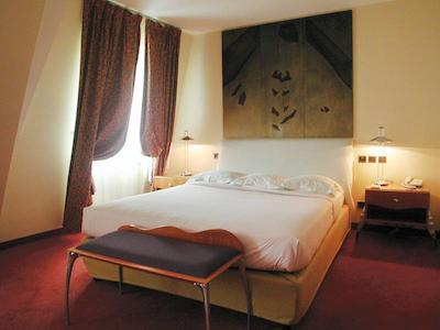 هتل رجنت پتیت فرانس اند اسپا