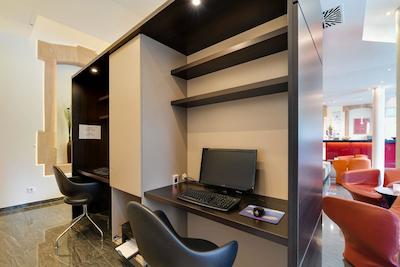 نوینا هتل تیلیپارک