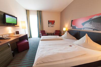 نوینا هتل تیلیپارک