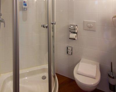 استار این هتل کارلسروه سیمنسالی