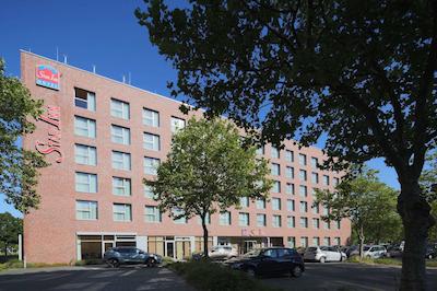 استار این هتل کارلسروه سیمنسالی