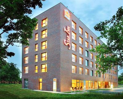 استار این هتل کارلسروه سیمنسالی