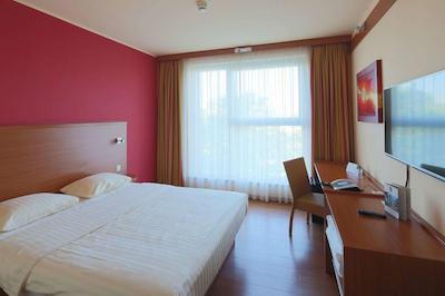 استار این هتل کارلسروه سیمنسالی