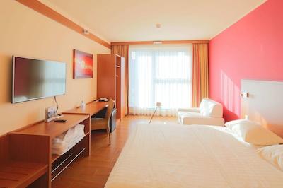 استار این هتل کارلسروه سیمنسالی