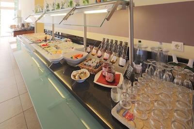 استار این هتل کارلسروه سیمنسالی