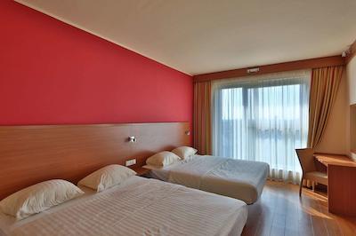 استار این هتل کارلسروه سیمنسالی