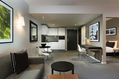 ادینا اپارتمنت هتل برلین میت