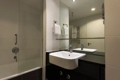 ادینا اپارتمنت هتل برلین میت