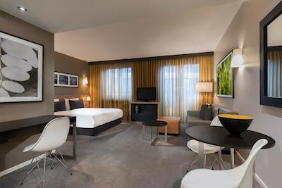 ادینا اپارتمنت هتل برلین میت