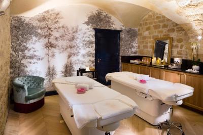 رلیز چریستین