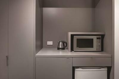 تراولج هتل ملبورن دکلاندز