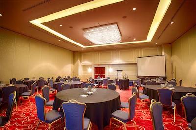 پیناکل هتل وانکوور هاربورفرنت