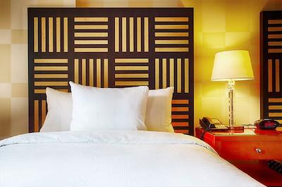 پیناکل هتل وانکوور هاربورفرنت