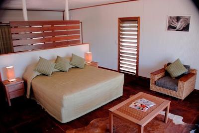 هم والی استیشن