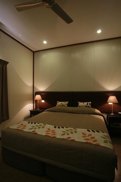 هم والی استیشن