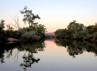 هم والی استیشن
